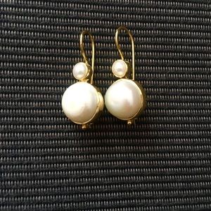 Indian pearl loop earrings NWOT